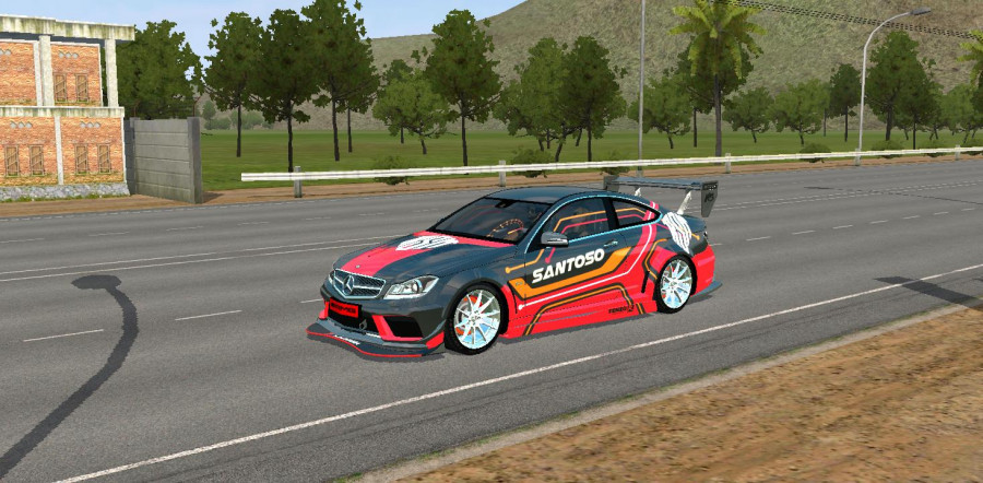 Mobil Mercedes-Benz AMG Racing Edition