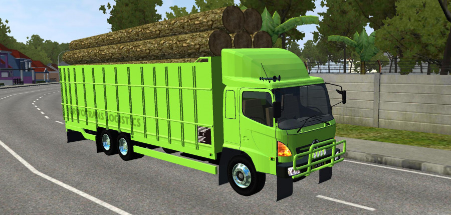 Truck Hino Lohan Muatan Kayu